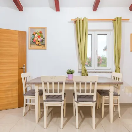 Amazing In With Kitchen