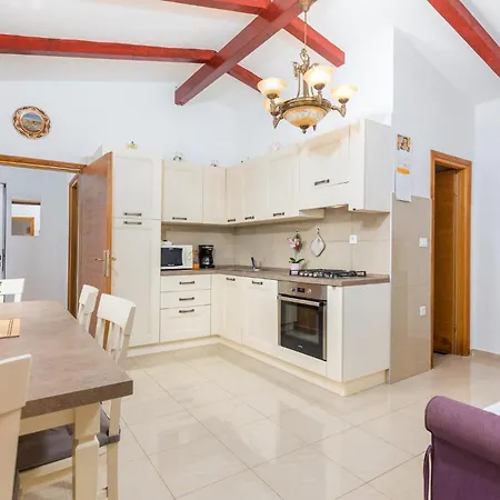Amazing In With Kitchen Holiday home