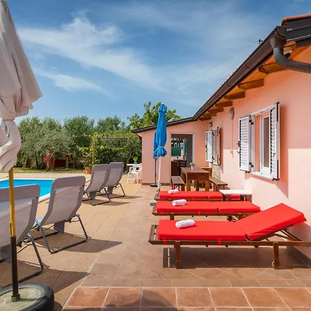Amazing In With Kitchen Holiday home *