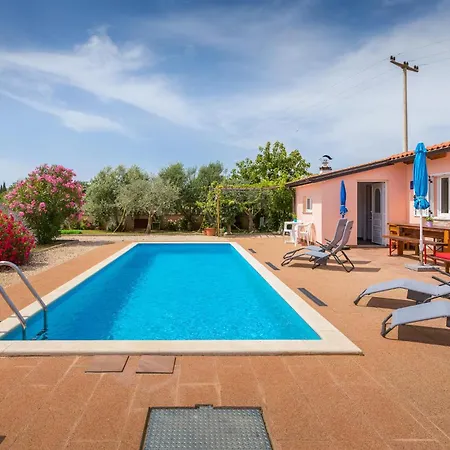 Holiday home Amazing In With Kitchen Rovinj