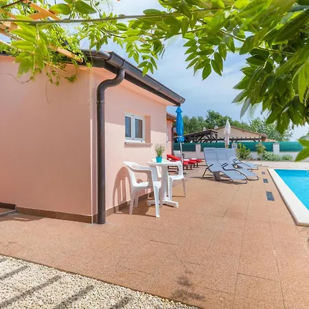 Amazing In With Kitchen Holiday home